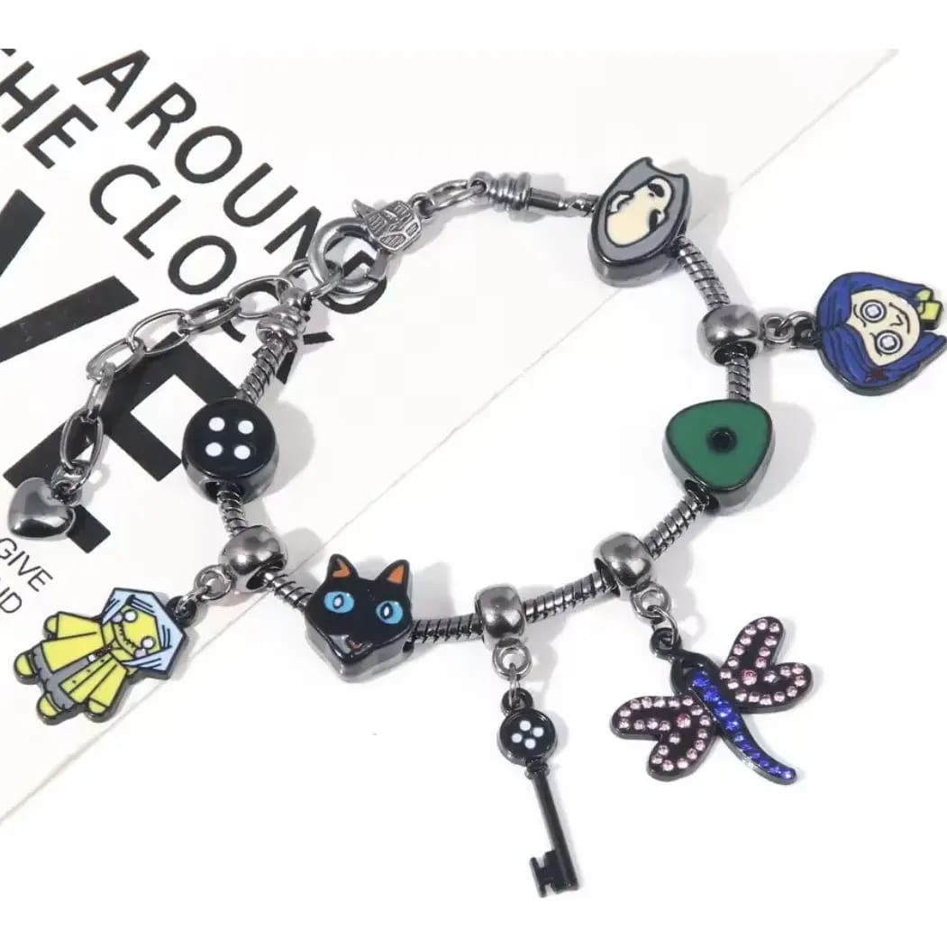 pulsera de charms inspirada en Coraline