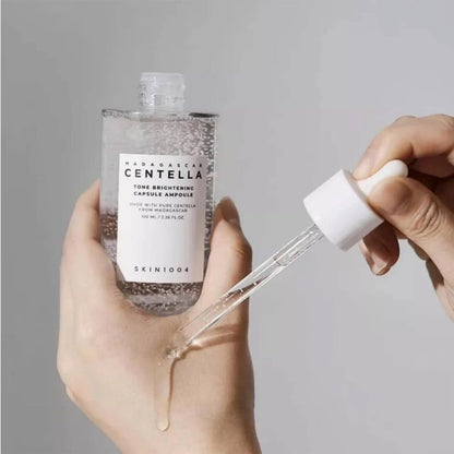 Madagascar Centella Tone Brightening Capsule Ampoule de SKIN1004