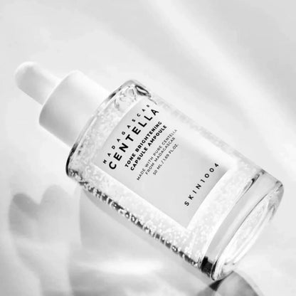 Madagascar Centella Tone Brightening Capsule Ampoule de SKIN1004