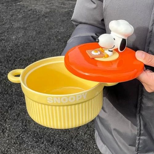 ¡Dale un toque delicioso a tu cocina con la Cacerola Chef Snoopy!
