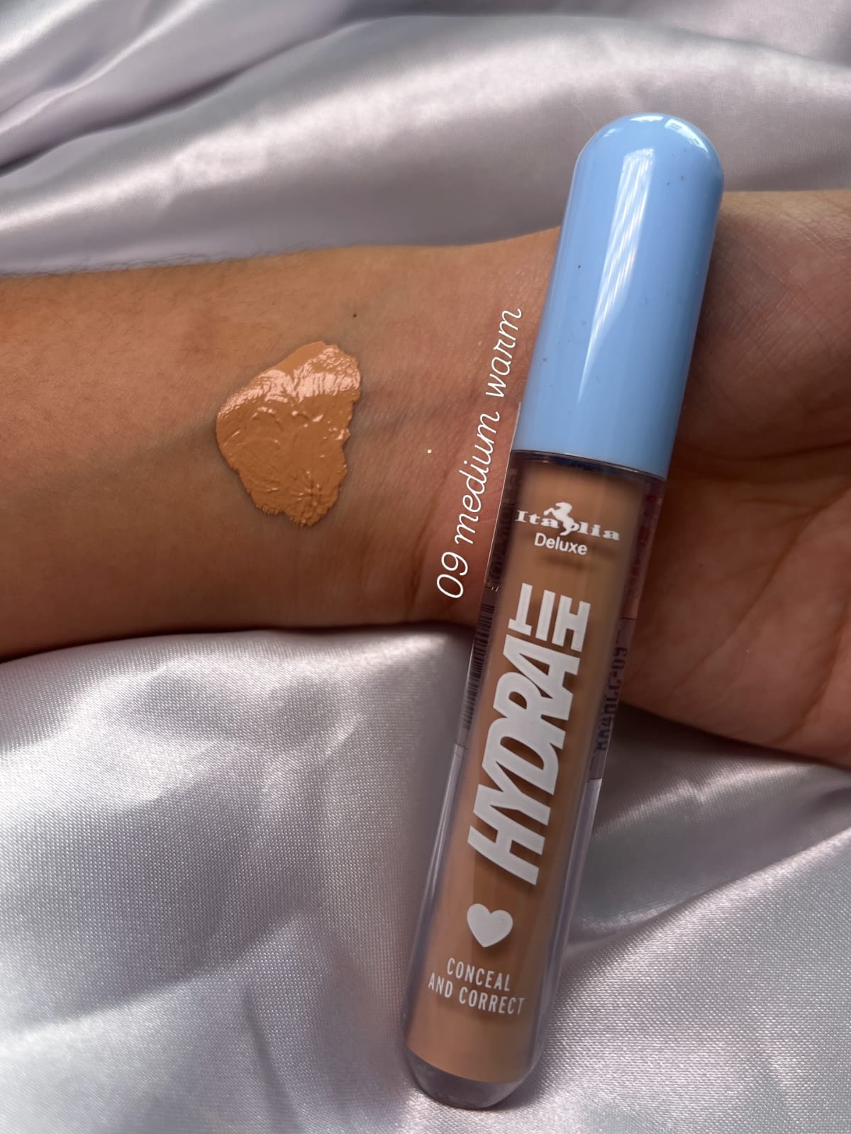 The No-Makeup Makeup Essential" – Corrector de Perfección Instantánea