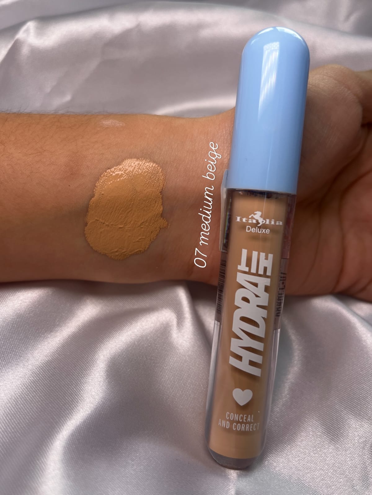 The No-Makeup Makeup Essential" – Corrector de Perfección Instantánea